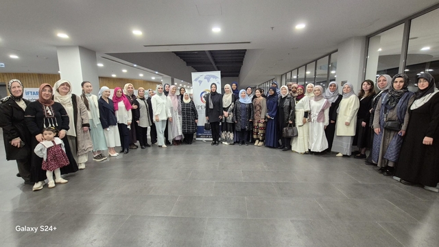 İHH Bursa Şubesi yönetimi, yabancı uyruklu öğrenciler iftarda buluştu