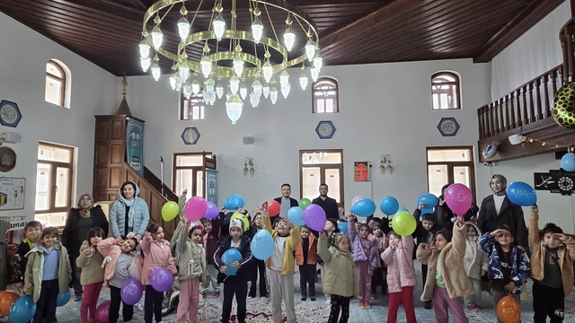 Seyitgazi'de 'Cami-Çocuk Buluşması' coşkusu