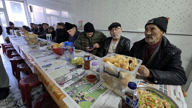 Kütahya'da 45 yıllık "Askıda iftar" geleneği