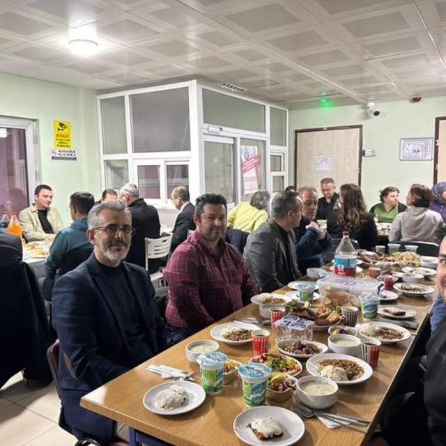 Eskişehir İl Sağlık Müdürü Bildirici, Beylikova'da sağlık çalışanlarıyla if...