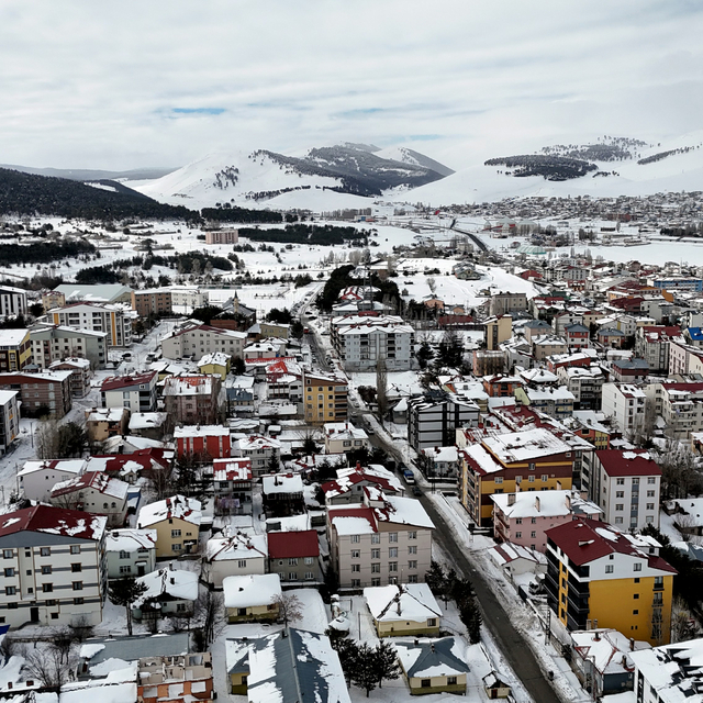 Erzurum, Kars ve Ardahan'da kar ile soğuk hava etkili oluyor