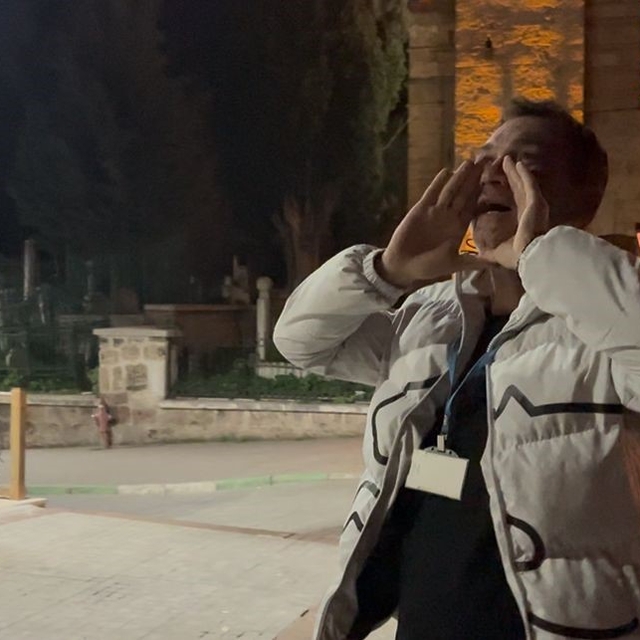 Bu mahallede davul çalanın başı belaya giriyor...Pilava pilava diye zillere...