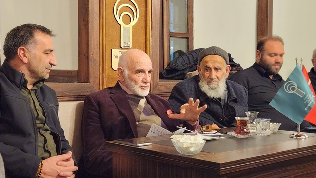 Hacımüftüoğlu; "Hem kadının hem erkeğin mükellefiyet eşitliği vardır "
Prof.Dr. Hacımüftüoğlu Huzur Dersleri'nde insanın ve bilhassa kadının yaratılışını ve mükellefiyet eşitliğini anlattı