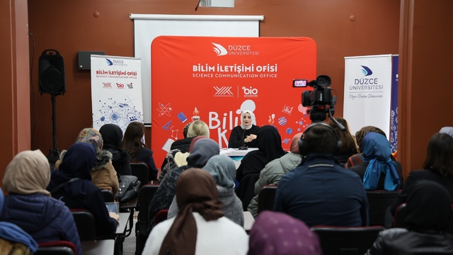 Bilim Kafe'de kadın sağlığı ve erken tanının önemi konuşuldu