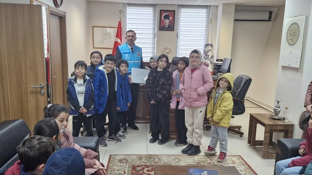 Tepebaşı'nda miniklerden Gazze'ye bağış