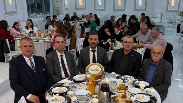 Tavşanlı'da Berber ve Kuaförler iftar sofrasında buluştu