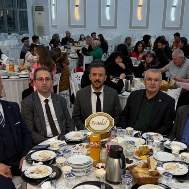 Tavşanlı'da Berber ve Kuaförler iftar sofrasında buluştu