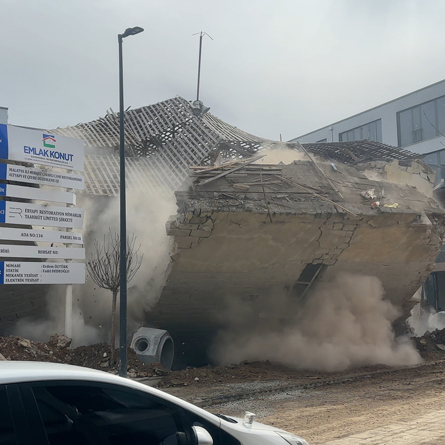 Malatya'da cami inşaatında göçük; 1 yaralı