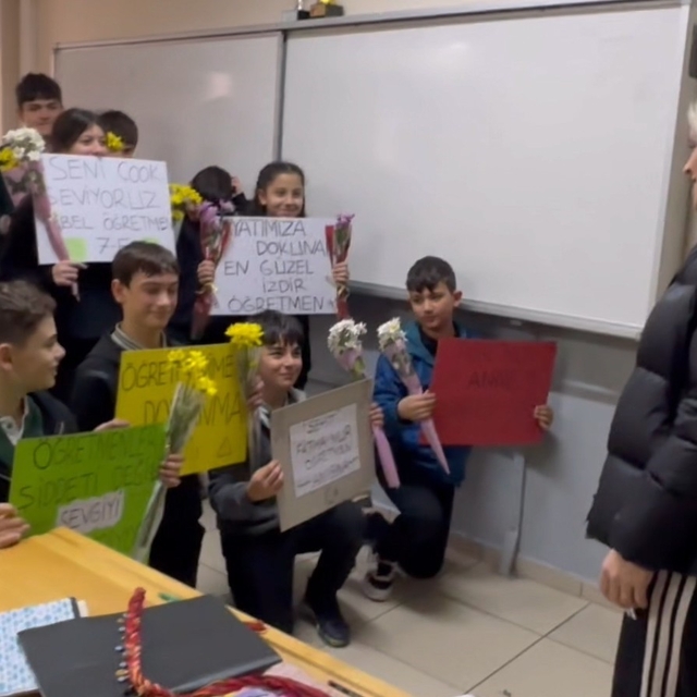 Fatma Nur öğretmenin anısına kendi öğretmenlerini mutlu ettiler