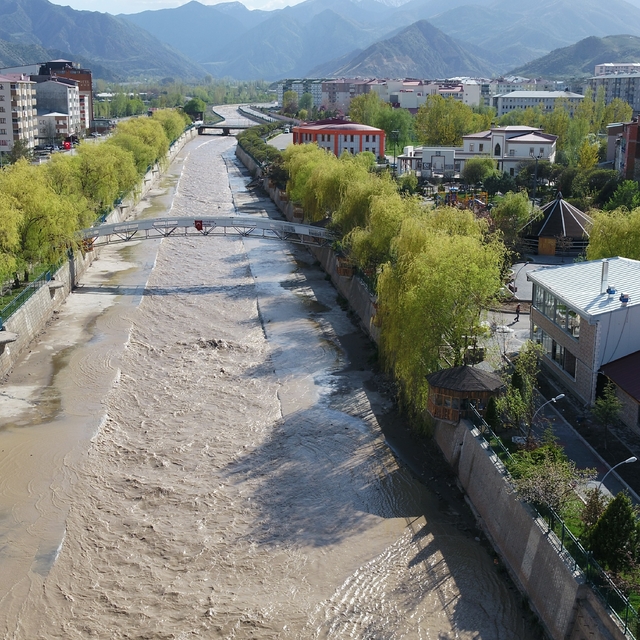 Erzurum'da su bereket oldu: 615 bin dekar arazi sulamaya açıldı
Son 23 yıld...
