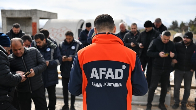 Yeşilyurt Belediyesi (YAKUT) ekibine AFAD'dan arama kurtarma eğitimi