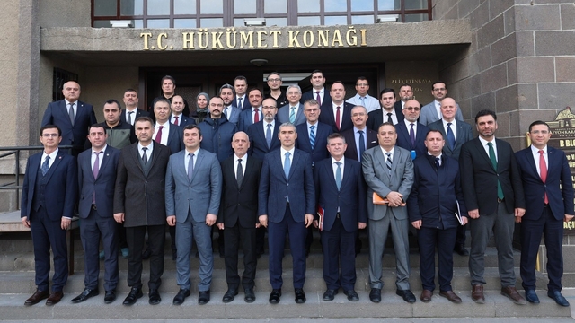 Vali Aktaş: "Amacımız el birliğiyle kentimizi en iyi yerlere getirmek"