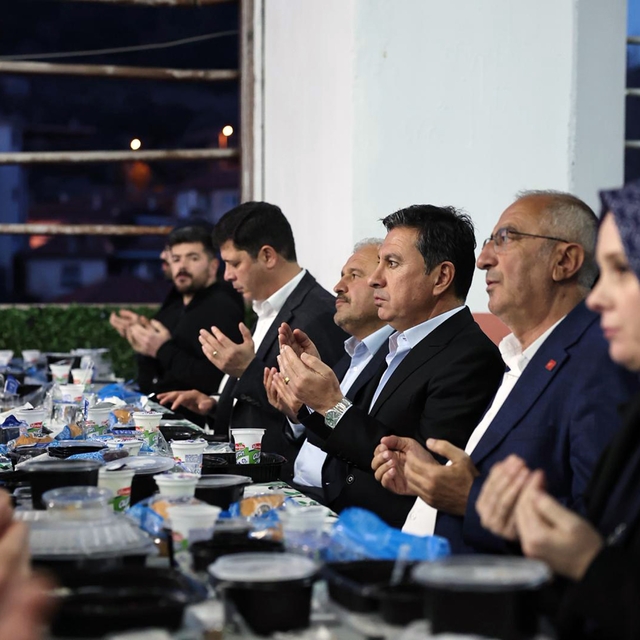 Başkan Aras, Kavaklıdere'de vatandaşlar ile iftar sofrasında buluştu