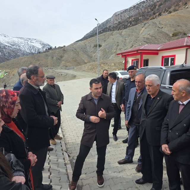 Hamzalar Köyü'nde deprem evleri teslim edildi