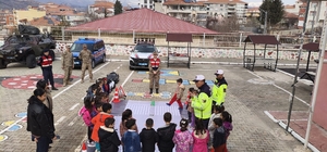 Jandarmadan öğrencilere trafik eğitimi