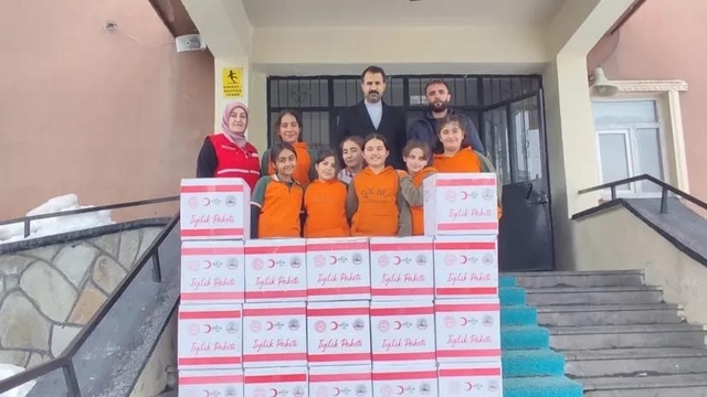 Patnos'ta "Bir sınıf bir koli projesi" etkinliği