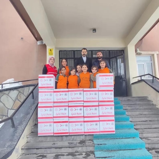 Patnos'ta "Bir sınıf bir koli projesi" etkinliği