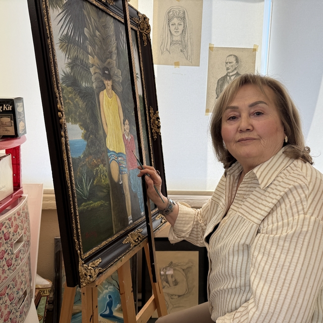 Tekirdağ'da 74 yaşındaki ressam 40 yıldır hayallerini tuvale yansıtıyor