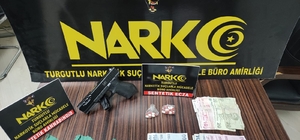 Turgutlu'da uyuşturucu operasyonunda yakalanan 3 şüpheli tutuklandı