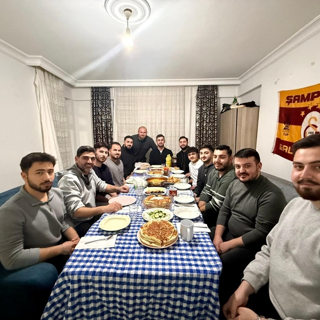 Başkan Salt öğrencilere sahur hazırladı