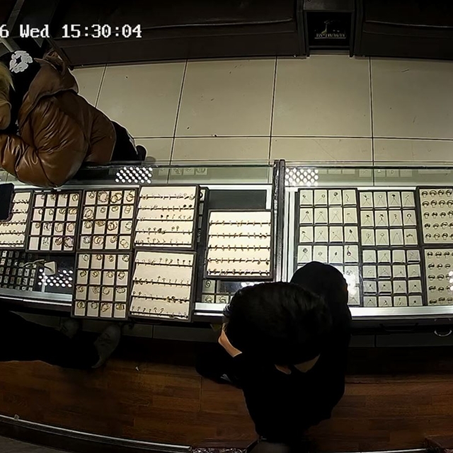 Kuyumcudaki hırsızlık kamerada