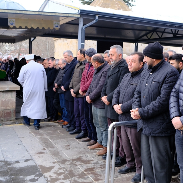 Nefes borusuna yiyecek kaçtı, kurtarılamadı (2)