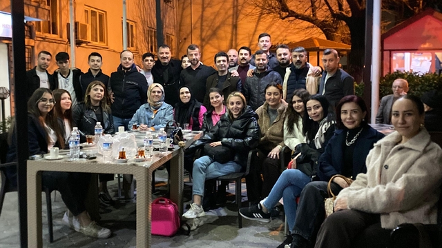 Turgutlu'da kuaförlerden huzurevinde anlamlı hizmet