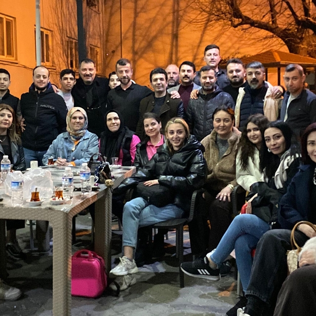 Turgutlu'da kuaförlerden huzurevinde anlamlı hizmet