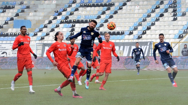 Lider Erzurumspor, Manisa'ya gol yağdırdı: 8-1