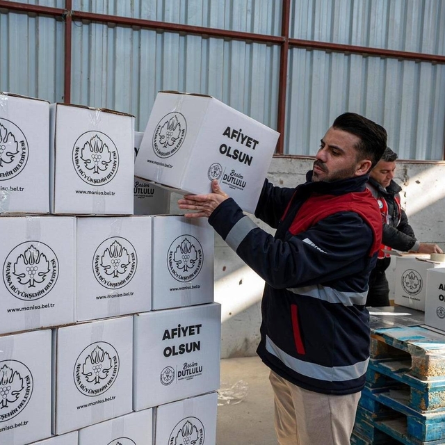 Manisa'da ramazan dayanışması giderek büyüyor