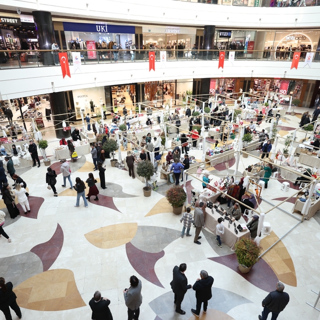 Gaziantep'te "Ekonomide Üretime Katılan Eller" projesinin satış günlerini b...