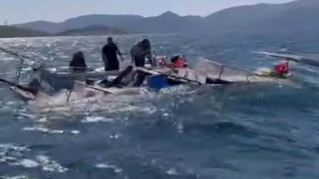 Bodrum'da botu yarı batık bulundu; 7 kişi kurtarıldı