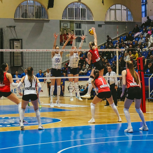 Sultanlar Ligi: Aydın Büyükşehir Belediyespor: 2 - Beşiktaş: 3