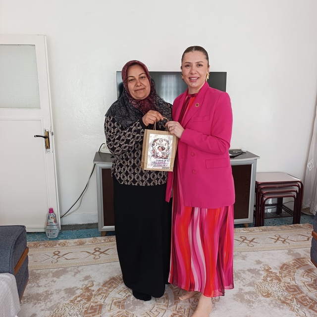 Kadın muhtardan, kadınlara anlamlı dokunuş