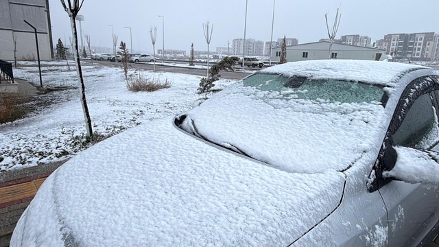 Diyarbakır'ın yüksek kesimlerinde kar yağışı