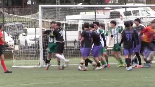 Artvin'de amatör maçta kavga; karşılaşma ertelendi