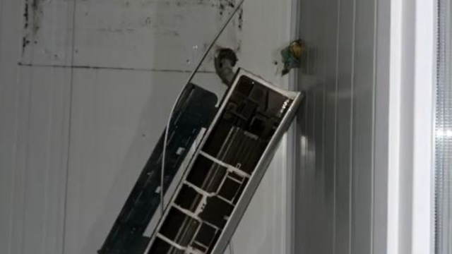 Hatay'da konteynerde hırsızlık yaparken suçüstü yakalanan 2 şüpheli tutuklandı