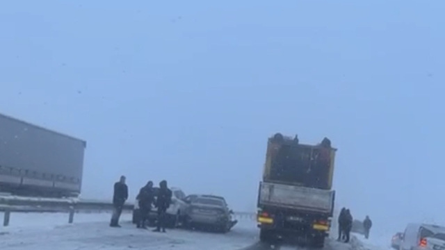 Diyarbakır'da 10 araçlı zincirleme kaza