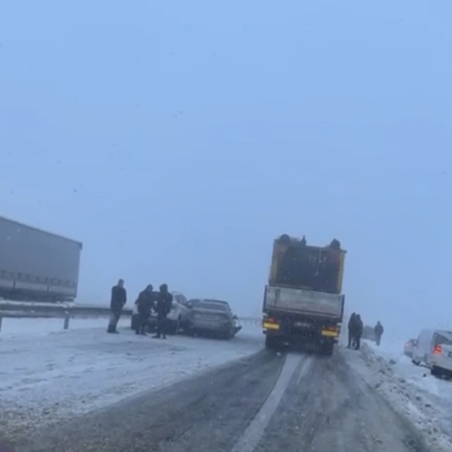 Diyarbakır'da 10 araçlı zincirleme kaza