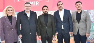 İzmir'de 'Ramazan Şenliği ve Büyük Aile İftarı' TÜGVA İzmir İl Temsilciliği binlerce kişiyi iftar sofrasında buluşturdu