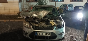 Bingöl'de kontrolden çıkarak 3 araca çarpan otomobildeki 4 kişi yaralandı