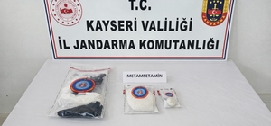 Kayseri'de jandarma 1 kilo 7 gram uyuşturucu ele geçirdi