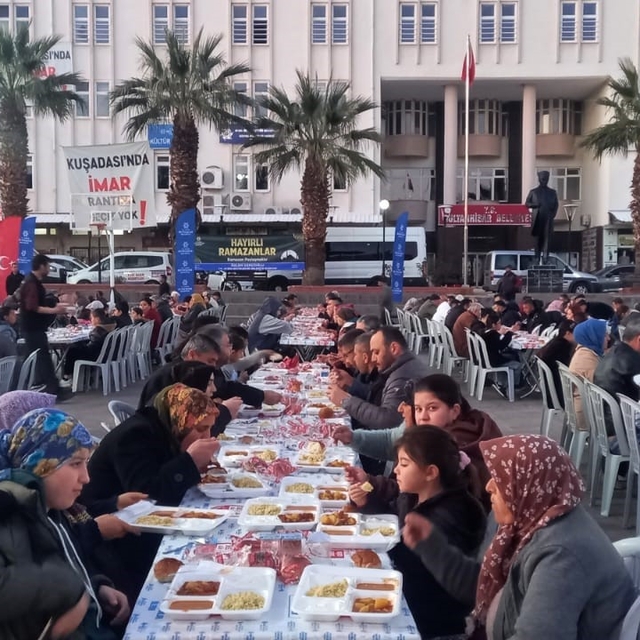 Aydınlılar, Büyükşehirin iftar sofralarında buluşuyor