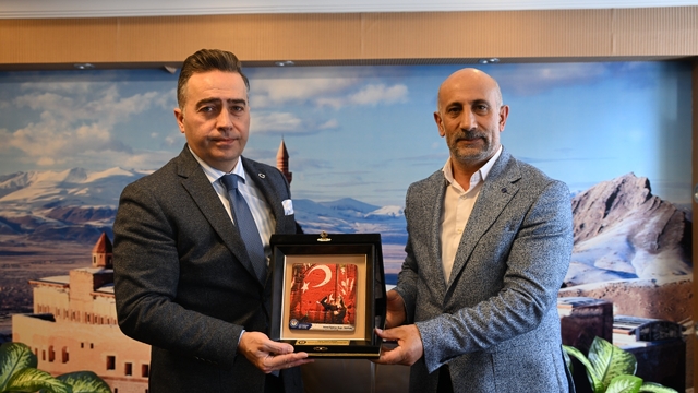 Eğitim-Bir-Sen Ağrı Şubesi, okullardaki güvenlik tedbirleri için Önder'e teşekkür etti