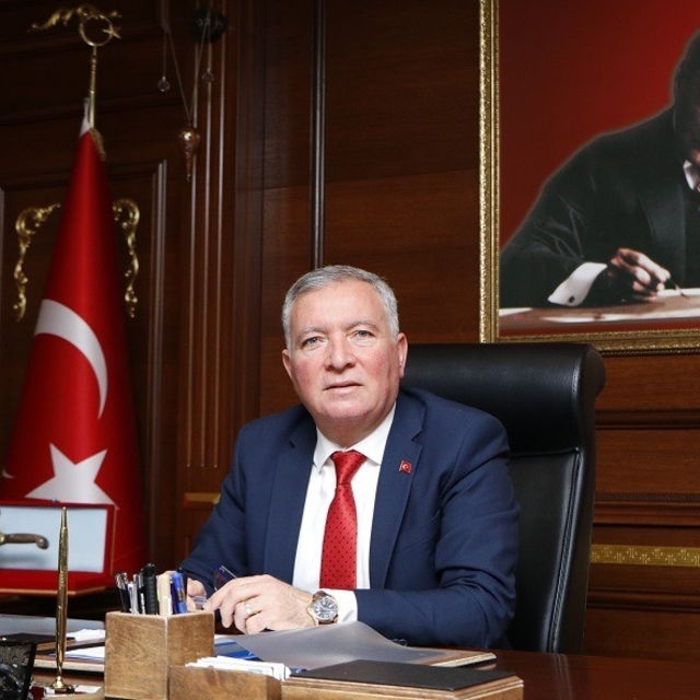 Başkan Kepenek; "Kadınlarımız toplumumuzun en önemli değerlerindendir"