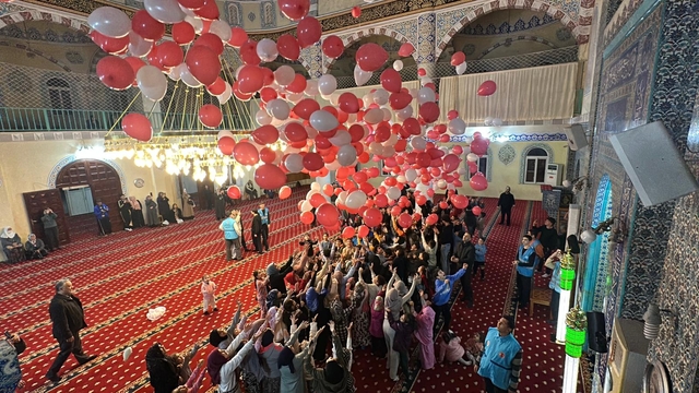 Hatay'da çocuklar için teravih namazı sonrası etkinlik düzenlendi