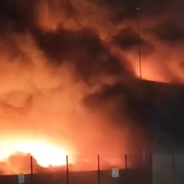 Kadirli OSB'de tavuk fabrikasında yangın: Ekipler müdahale ediyor