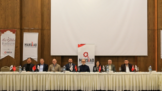 AK Parti Grup Başkanvekili Yenişehirlioğlu, Manisa'da sahur programında konuştu: