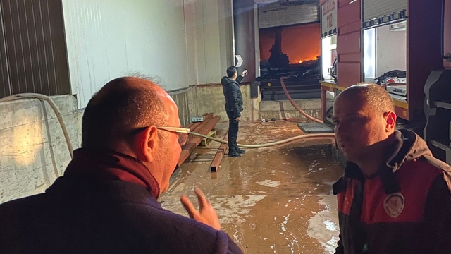 Osmaniye'de tavuk kesimhanesinde yangın (2)