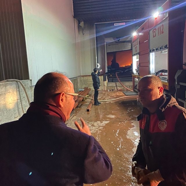 Osmaniye'de tavuk kesimhanesinde yangın (2)